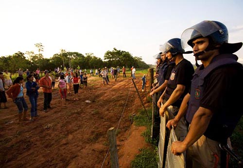 Police evict landless farmers from settlement in San Marcos, Paraguay, 2008. Photo: Evan Abramson