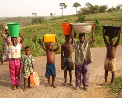 Children collecting water in Ghana