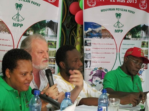 João Pedro Stédile, second from left, speaks to the Peasant Movement of Papay in Haiti. Photo: Beverly Bell.