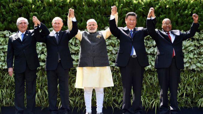 Brazilian President Michel Temer, Russian President Vladimir Putin, Indian Prime Minister Narendra Modi, Chinese President Xi Jinping and South African President Jacob Zuma at BRICS Summit, 2016. (Photo AFP-JIJI)