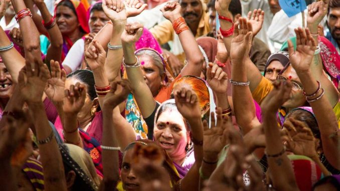 Women protesting the Narmada Dam. Photo credit: Joe Athialy