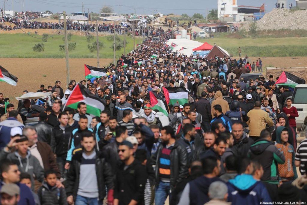 Thousands of Palestinians assemble along the Gaza-Israel border to reaffirm the ‘Right of Return’ on 30 March 2018 Credit: Mohammed Asad/Middle East Monitor