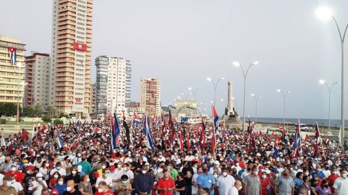 A mass rally in Havana, Cuba, has started with former President Raul Castro, President Diaz-Canel and the Cuban 5 at the front. Thousands of supporters of the government have been arriving since 5 am on Havana’s Malecon, just a few blocks from the U.S. Embassy / credit: CubaDebate