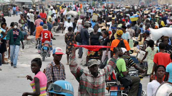 The people of Haiti / credit: Marcello Casal Jr/ABr - http://www.agenciabrasil.gov.br/media/imagens/2010/01/19/190110MCA0586.jpg/view