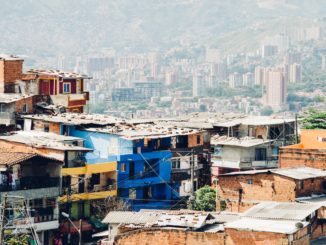 Pollution in Medellín, Colombia. The United Kingdom has red-listed seven countries in the Americas, requiring even vaccinated travelers to quarantine. This has been lambasted as a political move in light of the upcoming COP26 in Glasgow, Scotland / credit: Milo Miloezger on Unsplash