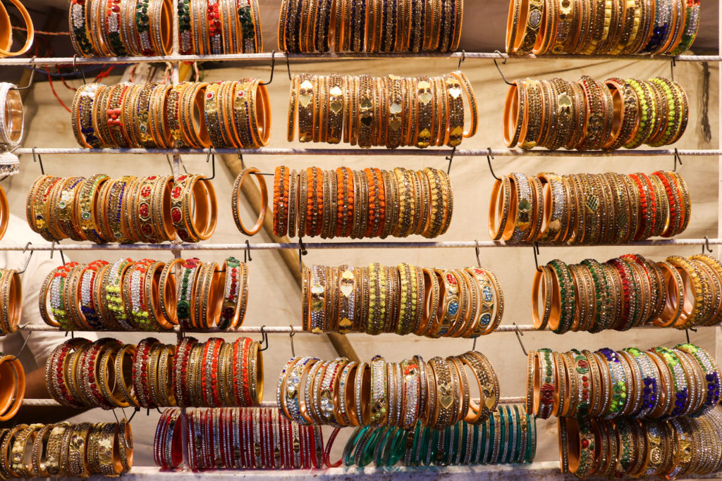 Artificial jewelry is usually in high demand in the village fairs of Maharashtra. However, with people losing their livelihoods because of the pandemic lockdown, vendors have reported a steep decline in sales / credit: Sanket Jain