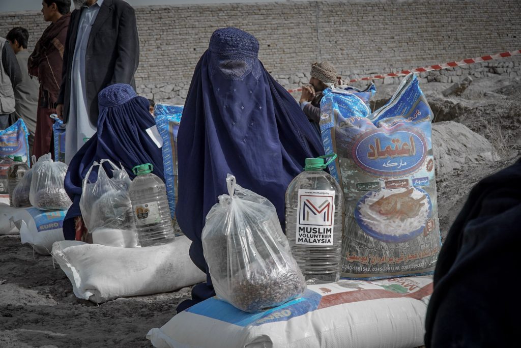 Women in burqa in Kunduz City, Afghanistan / credit: <a href="https://unsplash.com/@wanman?utm_source=unsplash&utm_medium=referral&utm_content=creditCopyText">Wanman uthmaniyyah</a> on <a href="https://unsplash.com/s/photos/afghanistan?utm_source=unsplash&utm_medium=referral&utm_content=creditCopyText">Unsplash</a>