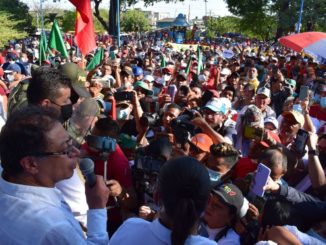 Left-wing candidate Gustavo Petro (bottom left on the mic) addressing a crowd in Colombia / credit: Gustavo Petro