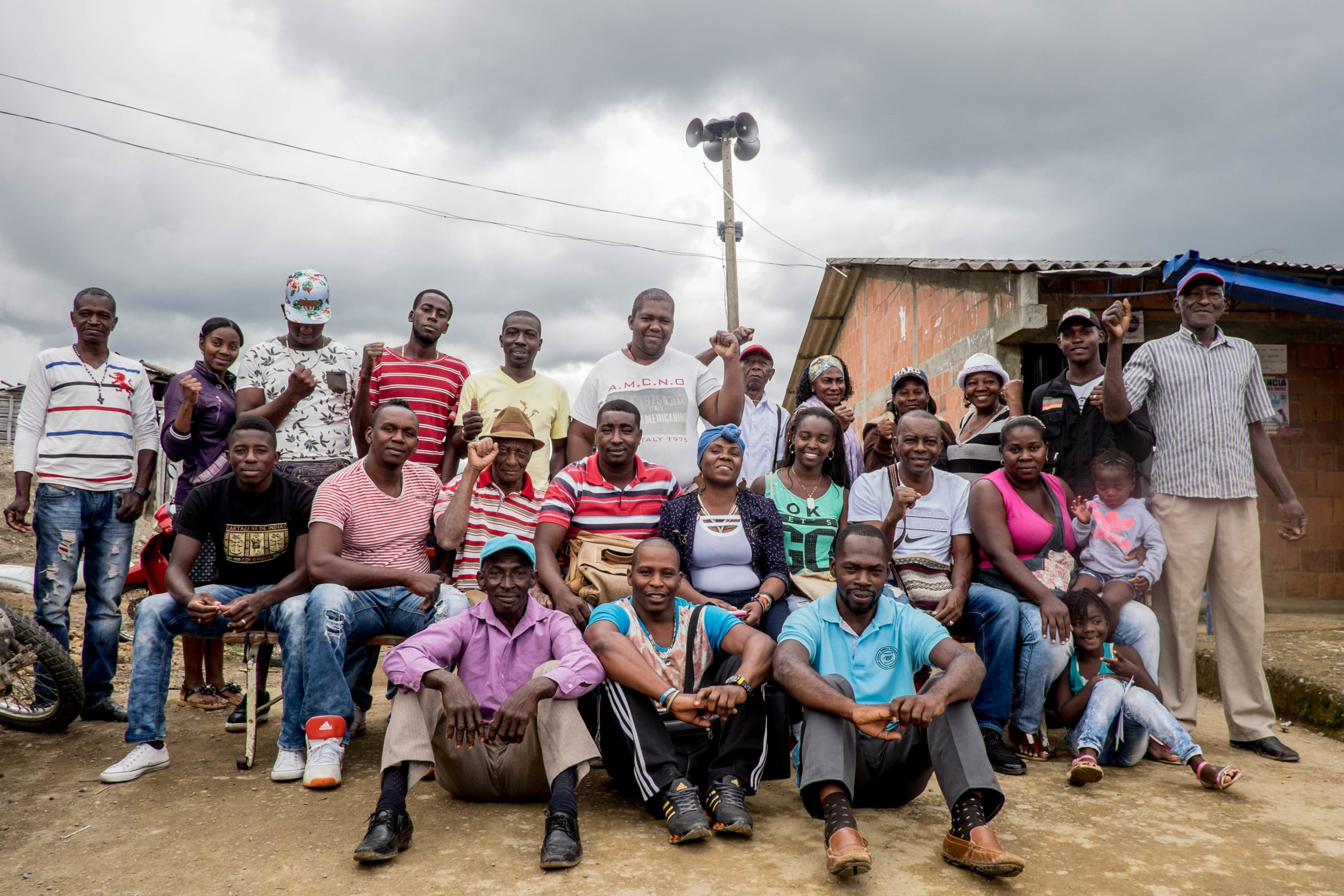 Left-wing candidate Francia Márquez (fourth from left in the second row) poses with members of the Afro-Colombian community in La Toma, Cauca department / credit: Goldman Environmental Prize