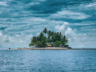 The Chuuk Lagoon in Weno, part of the Federated States of Micronesia, one of many small island developing nations that face extreme climate impacts with rising sea levels / credit: Marek Okon on Unsplash