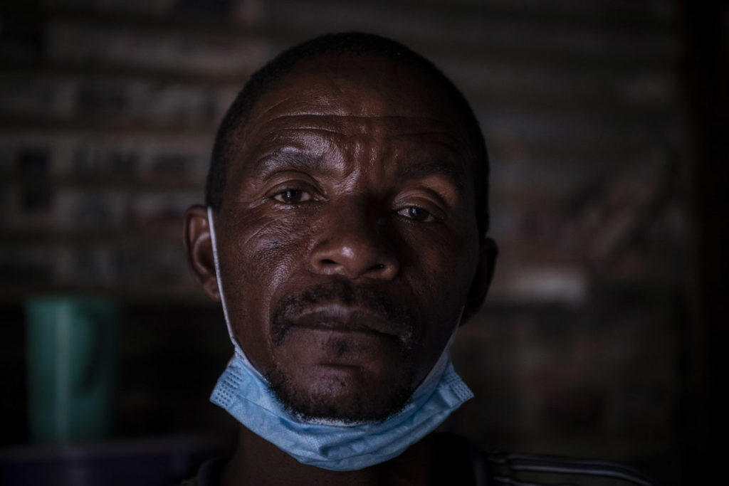 Former mineworker Zachariah Mokhothu / credit: Ihsaan Haffejee / New Frame