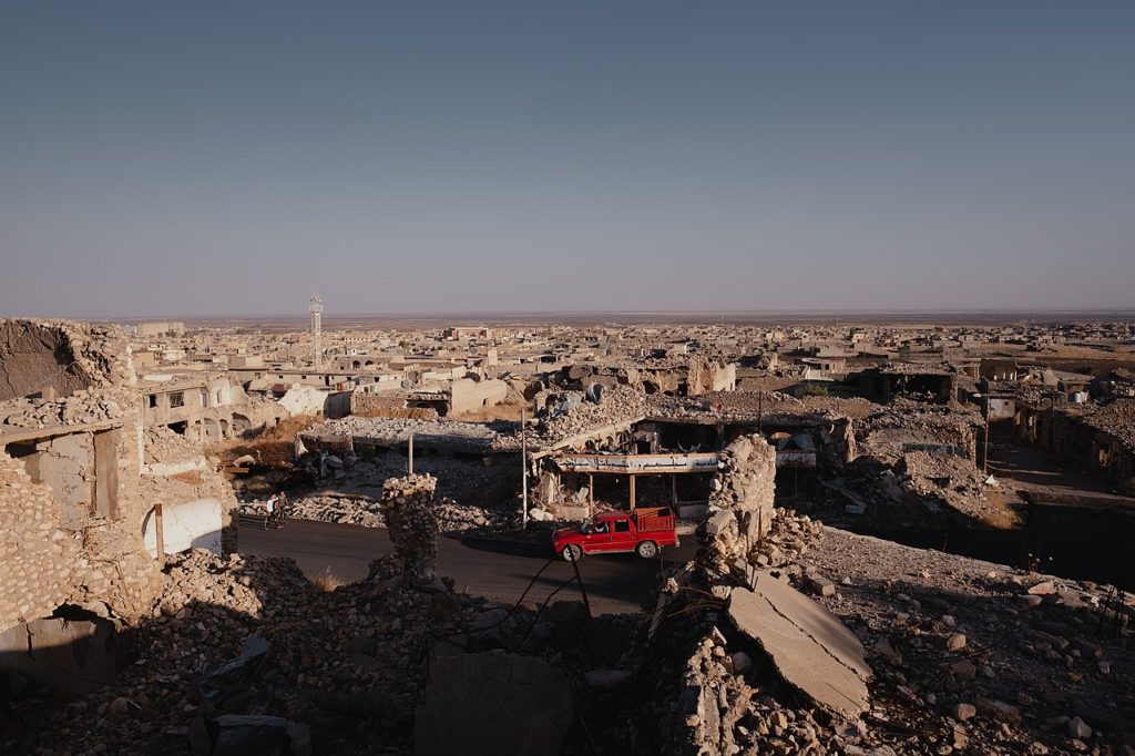 View around the town center of Shingal in Sinjar in the summer of 2019 / credit: Levi Clancy / Wikipedia