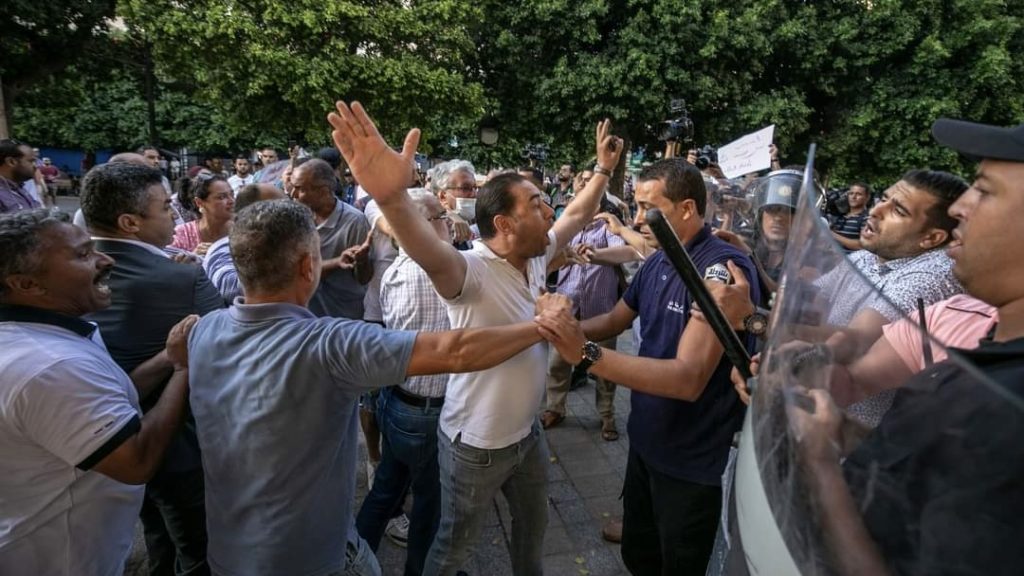 Police crack down on Tunisian protesters on July 22 / credit: People's Dispatch