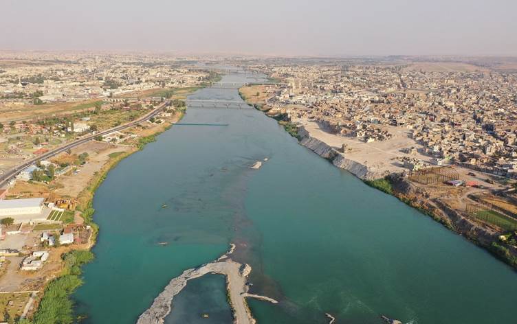 The Tigris River running through the Iraqi city of Mosul / credit: Bilind T. Abdullah / Rudaw