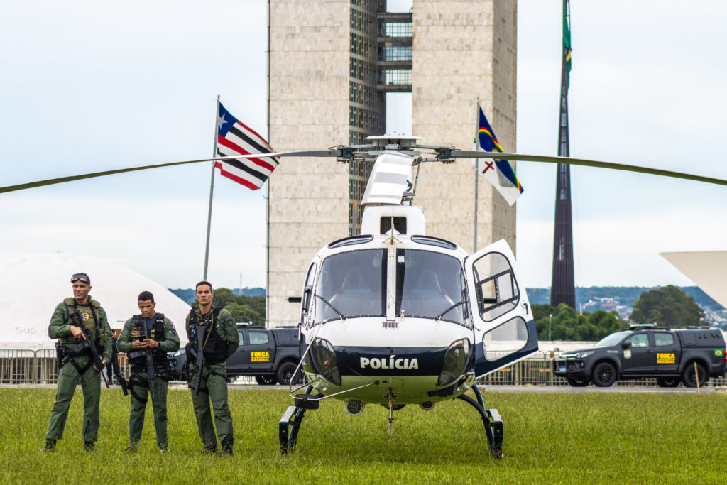 On January 11, police forces patrolled government buildings in Three Powers Plaza in Brasilia / credit: Antonio Cascio