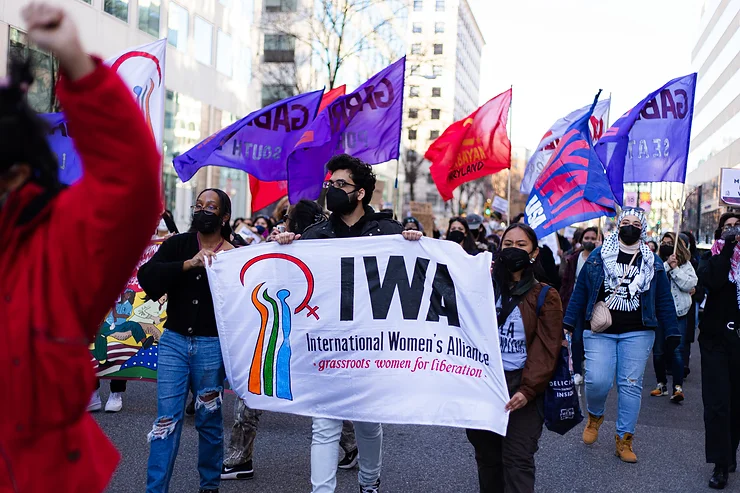 Hundreds of activists took to the streets on March 4, uplifting the anti-imperialist women’s movement / credit: Hannah Ballesteros